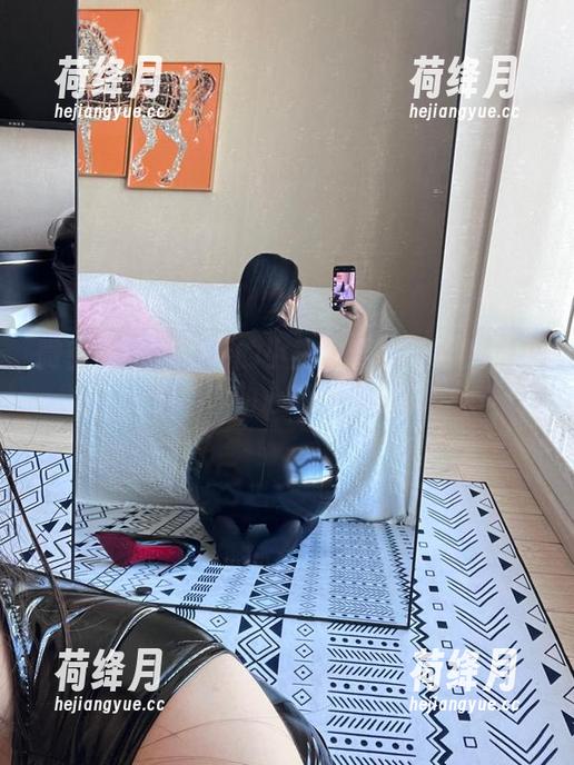 微密圈 - 120斤的小王同学最新制服套图，小心你的心脏不够用哦！