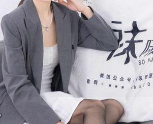 BoBoSocks袜啵啵 – 苏苏的两双高跟鞋：好美图但走路时脑袋里都是“这鞋真不适合我”。