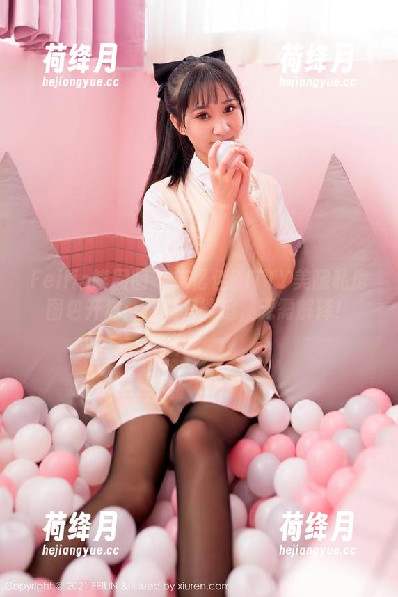 Feilin嗲囡囡 - 施忆佳KITTY美腿私房图包开启：这腿只能追，无需解释！