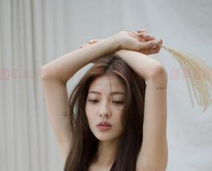 美图集里的G.su(全智秀)，套上一身花嫁，倒真有种出嫁的冲动。