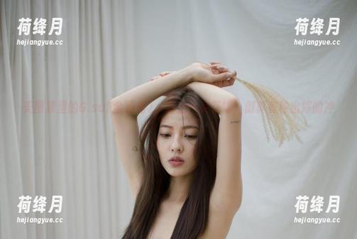 美图集里的G.su(全智秀)，套上一身花嫁，倒真有种出嫁的冲动。