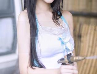 GIRLT果团网 – 爱丽莎LISA的泳衣美图更新，你会不会停下刚啃的零食？
