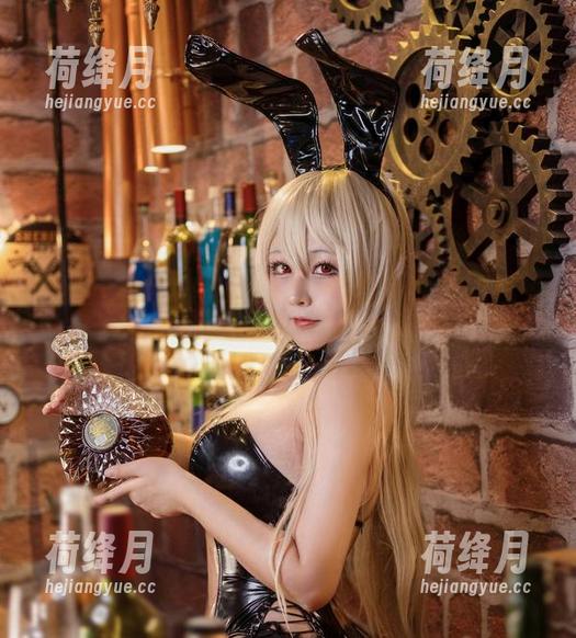 在线！看KANEKO_咔喵变身碧蓝航线兔女郎，没心没肺地欣赏一下！