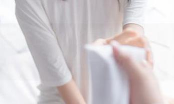不小心被天台少女的氛围感染，喵糖映画图库新变化，快和我一起分享这欢乐吧！