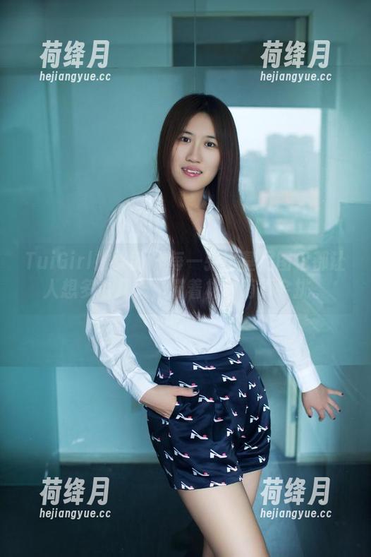 TuiGirl推女郎 - 每一张比基尼图包都让人想多看几眼，猫着林萌萌真会挑。