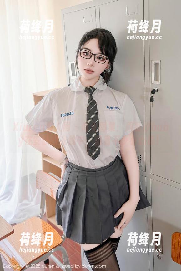 Xiuren秀人网 - 修女图集：周慕汐baby在安静的光线中，藏着不少小心机！