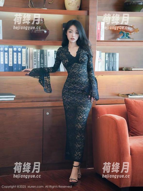 Xiuren秀人网 - 学姐特别版：夏诗诗Sally的图册里竟然有考卷！