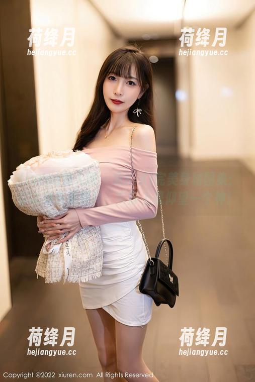 Xiuren秀人网 - 宋KiKi完美身材图集：你以为在看照片，实际上是仰望一个神！