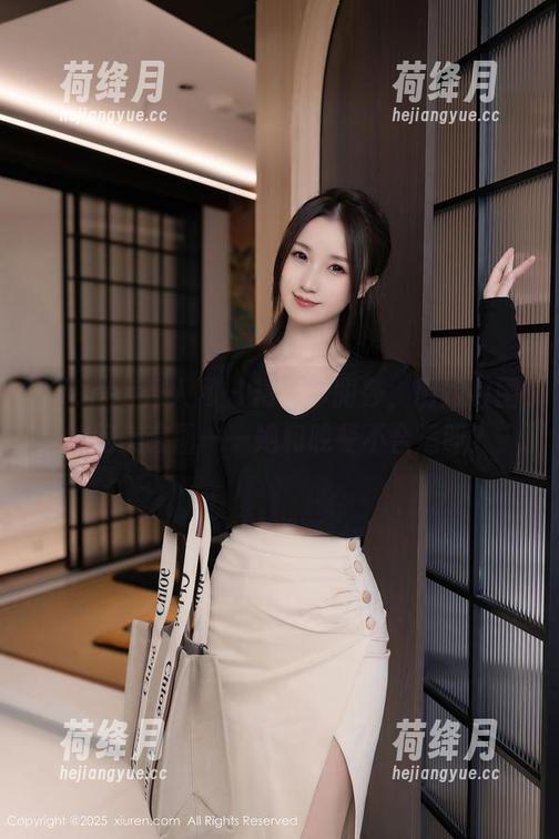 Xiuren秀人网 - 精选李丽莎，厨娘包围的绝美套图——她和晚餐不合适吗？