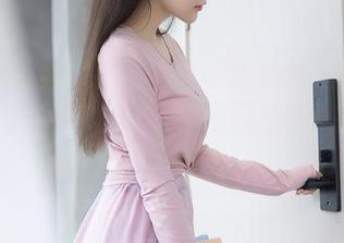 Xiuren秀人网 – 猫咪巨臀妹妹远道而来——兔女郎在线美图中懵懂的灵气真俘获我的心了。