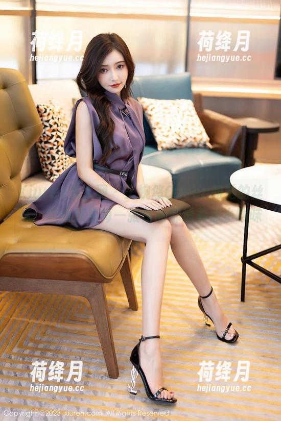 Xiuren秀人网 - 王婉悠Queen和她的丝袜：这图库里每一张作品都透着点小暧昧。
