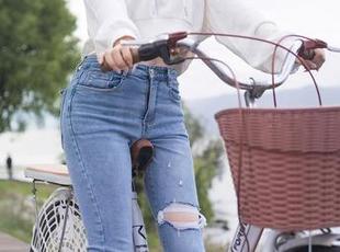 Xiuren秀人网 – 邹晶晶女王：这组图片的每一帧都让人想多看一眼，天使的定制效果果真不寻常。