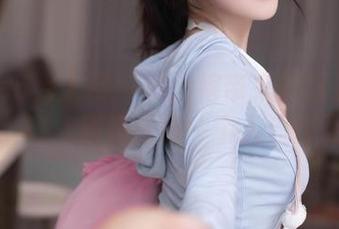 Xiuren秀人网 – 陈大榕带来的双人写真图集：咳，还是觉得一个人显得更好？