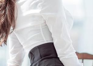换个角度看Yebin(전예빈)短裙套图，可能会流出小酒窝哦