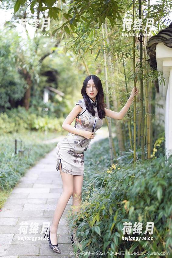 YouMi尤蜜荟 - 思淇Sukiiii学姐款款而来，高清图库中的每一帧都是风景。