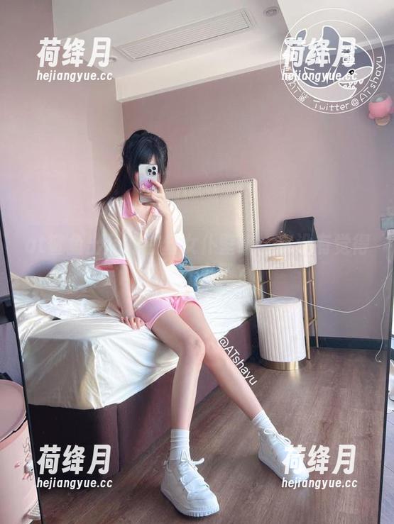 at鲨鱼出品的白丝女仆壁纸：有没有觉得温度升高了？
