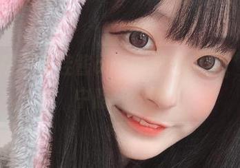 在线玩味，佳佳酱ovo的魅魔美图，让人心中暗涌一阵
