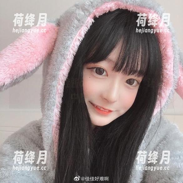 在线玩味，佳佳酱ovo的魅魔美图，让人心中暗涌一阵