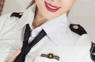 克拉女神 – 小芹穿连衣裙那会儿，我的心已被照片俘获。