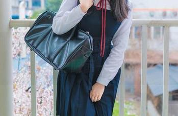 兔玩映画图包福利，不得不爱的小黄帽女孩，眼前一亮！