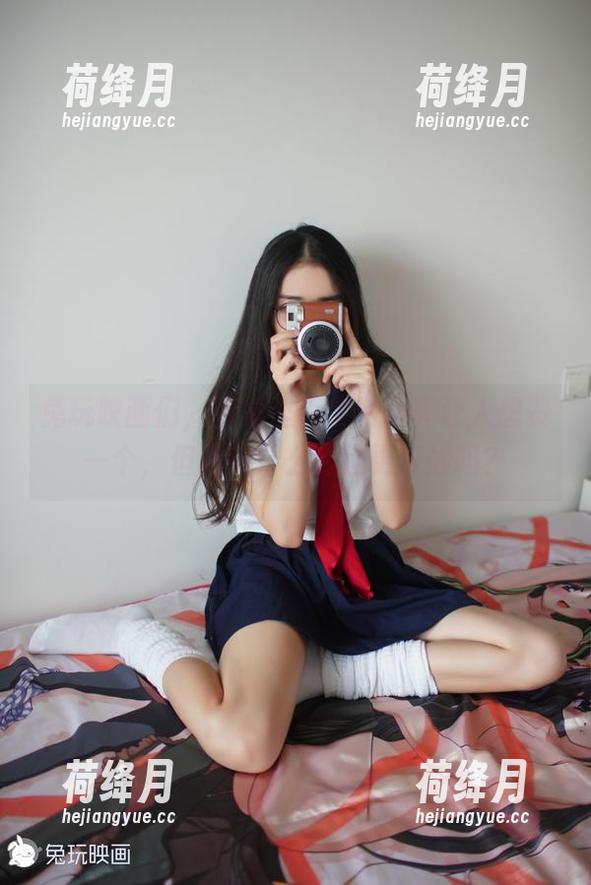 兔玩映画们，图集里俏皮制服真让人想赞一个，但还有什么比这更奇妙吗？