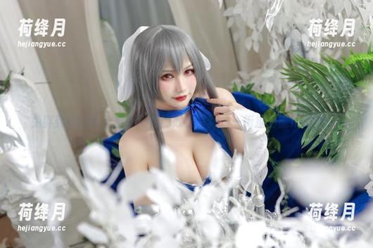 兔胖胖min献上魔都精兵的奴隶写真——街拍也能hold住！