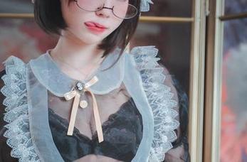 在南鸽的镜头下，喧闹与宁静的少女诗篇