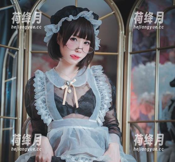 在南鸽的镜头下，喧闹与宁静的少女诗篇