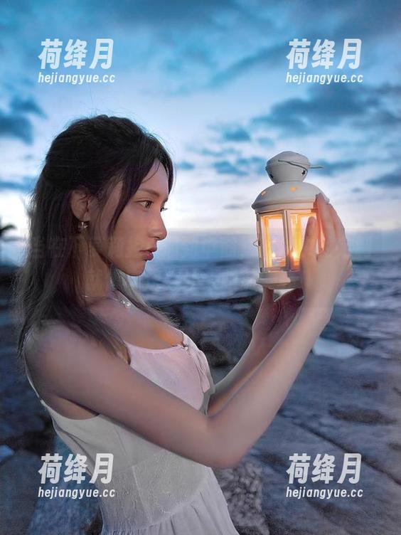 当在下萝莉控ii遇到申鹤，图片中的定制就像魔法，让人眼前一亮！