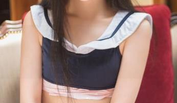 头条女神 – 当厨娘遇上黑纱：乔安巧妙利用原图与图册之间的转换。