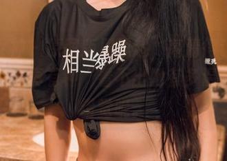 头条女神 – 原图版周思超，高清得让你挪不开眼，真有种“看不出她有多温柔”的错觉呢。
