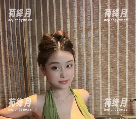 微密圈 - 奶雯的白色蕾丝——原图没发现的小细节