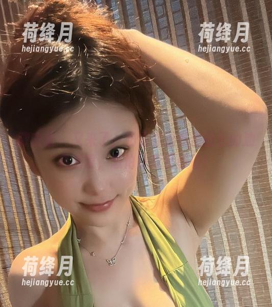 微密圈 - 又来了，奶雯你这私房图包的油亮程度，恐怕让我更想看！