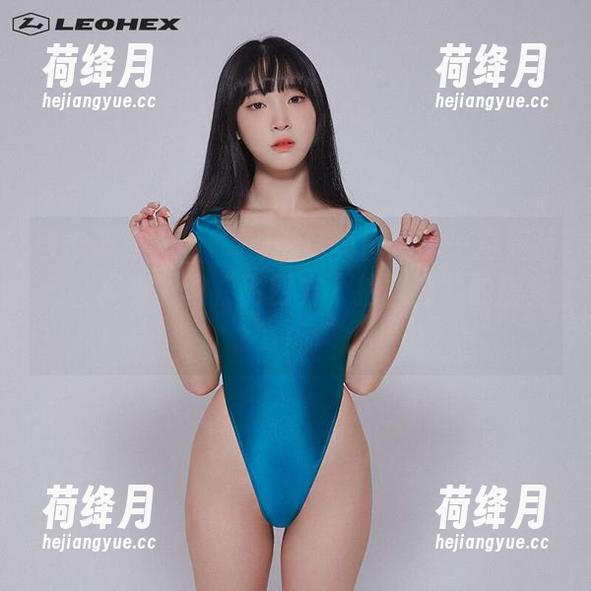 目击姜仁卿(강인경)的写真图册——空姐特辑，真有一种“飞四方，拍四海”的错觉！