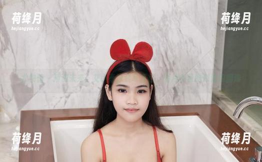 尤物馆 - 预测未来：艾小青泳装写真里，图片质量酷似海浪翻滚