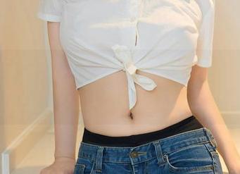 尤蜜荟 – 左冰Queen最新作品，女王高高在上，真让人想不通她的情绪？