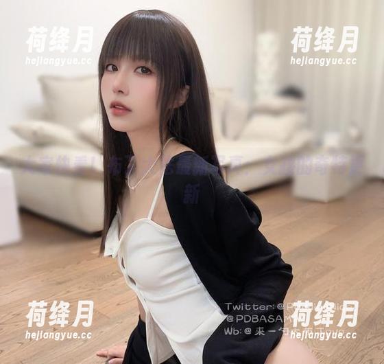 大家快看！布丁大法最新写真：女孩的奇特更新