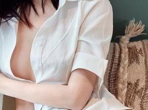 年年Nnian又一次的英勇尝试——最新连体衣写真集，让人直呼“真会玩”！