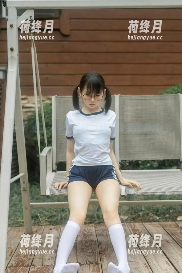 一半羡慕一半想尝试，幼水铃衣的豹纹cos图集等你来看