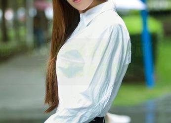 推女郎 – 松果儿在浴室的“珍藏”：看这图包里的水花四溅
