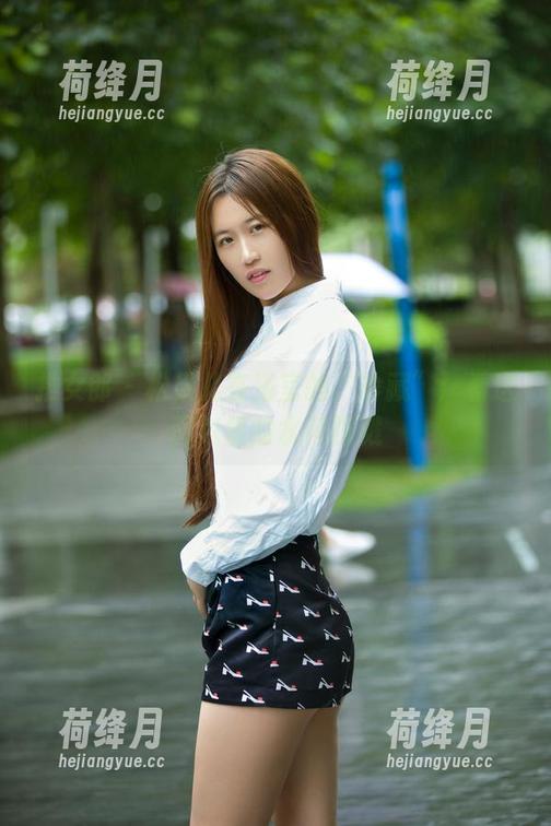 推女郎 - 松果儿在浴室的“珍藏”：看这图包里的水花四溅