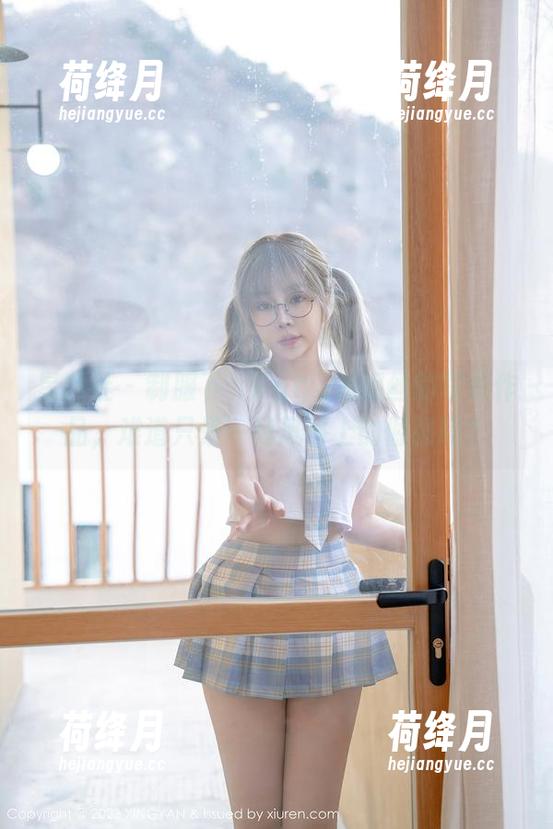 星颜社 - 制服下，Egg_尤妮丝的写真作品，难道只是一场风格上的倔强吗？