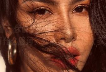 微密圈 – 你说李嘉欣97和楼道的原图有没有什么暗河？壁纸看得我想太多了