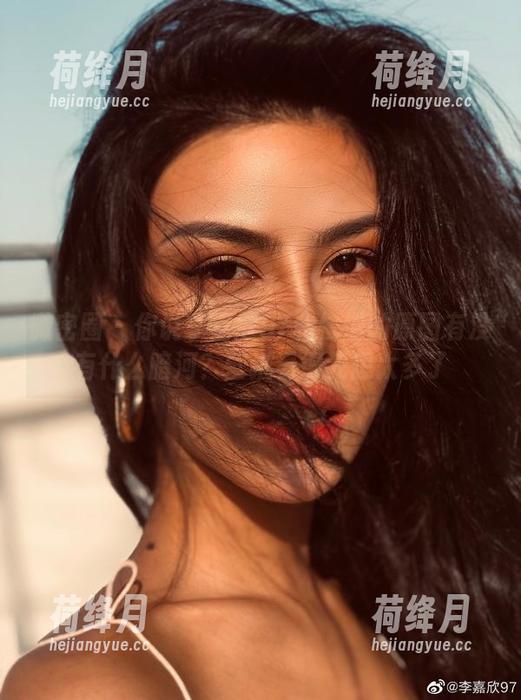 微密圈 - 你说李嘉欣97和楼道的原图有没有什么暗河？壁纸看得我想太多了