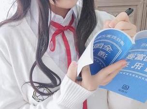 杏子夫人的私拍作品：长腿出镜，赤裸却不裸