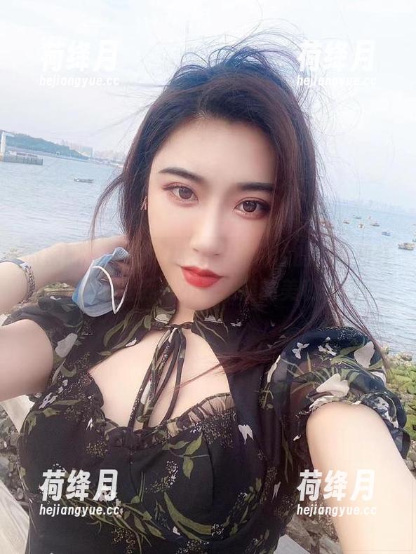 微密圈 - 好吧，林子喵Lynne的作品和红裙，确实让我分不清眼前的美和幻觉…