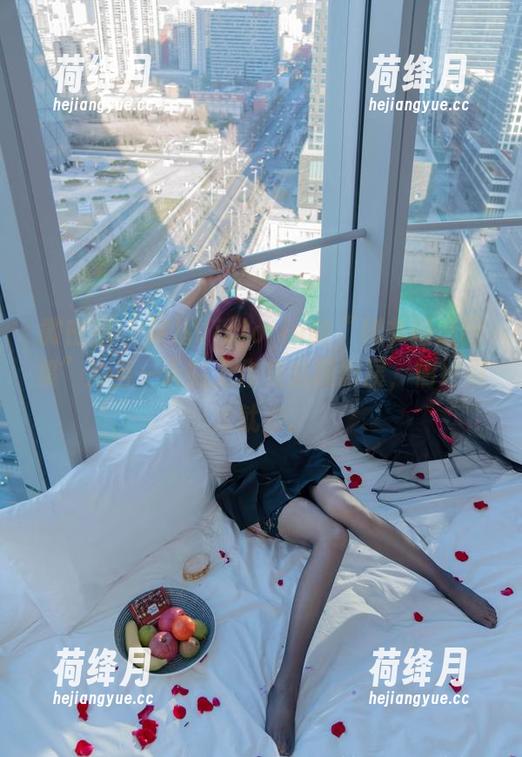微密圈 - 果儿Victoria的“秘书精选图集”：当一天的工作变成摄影展，情绪说走就走。