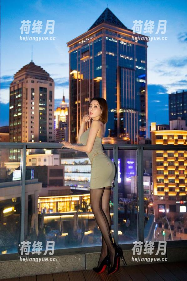 微密圈 - 果儿Victoria怼拍，图片里是我无法抗拒的直接感