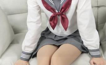 梦丝女神 – 最新的灵唯体操服大片，其实我还期待她来做个翻跟头，但现实是……这太困难了！