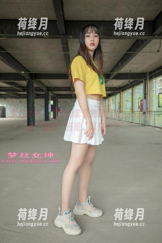 梦丝女神 - 雪馨的套装免费图集，不知该说“值得”还是“再来一次”？